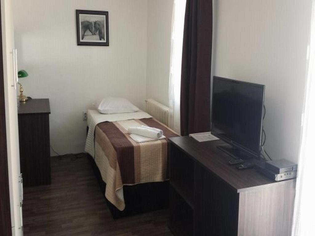 Gros Hotel - Leskovac Лесковац Экстерьер фото
