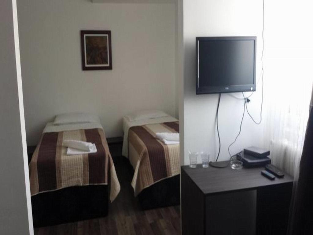 Gros Hotel - Leskovac Лесковац Экстерьер фото