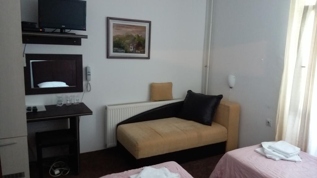 Gros Hotel - Leskovac Лесковац Экстерьер фото